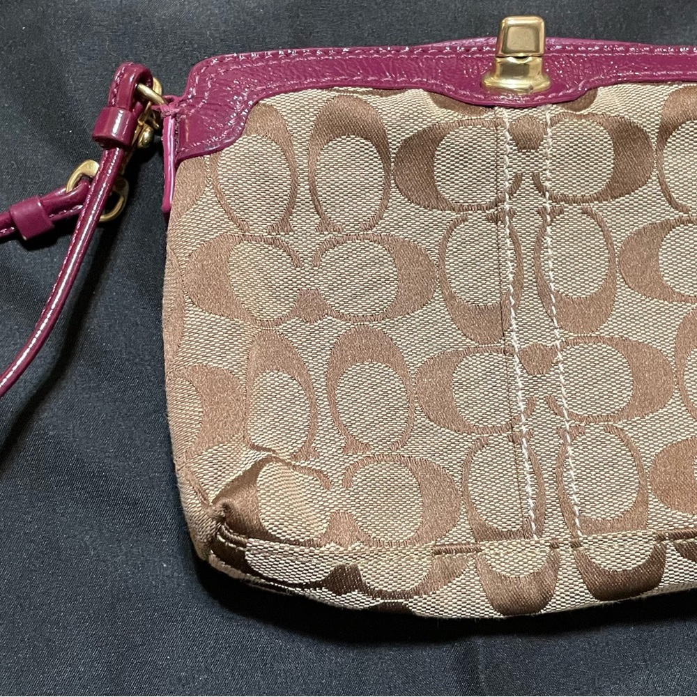Coach, Gold & Raspberry Wristlet - Picture 5 of 7